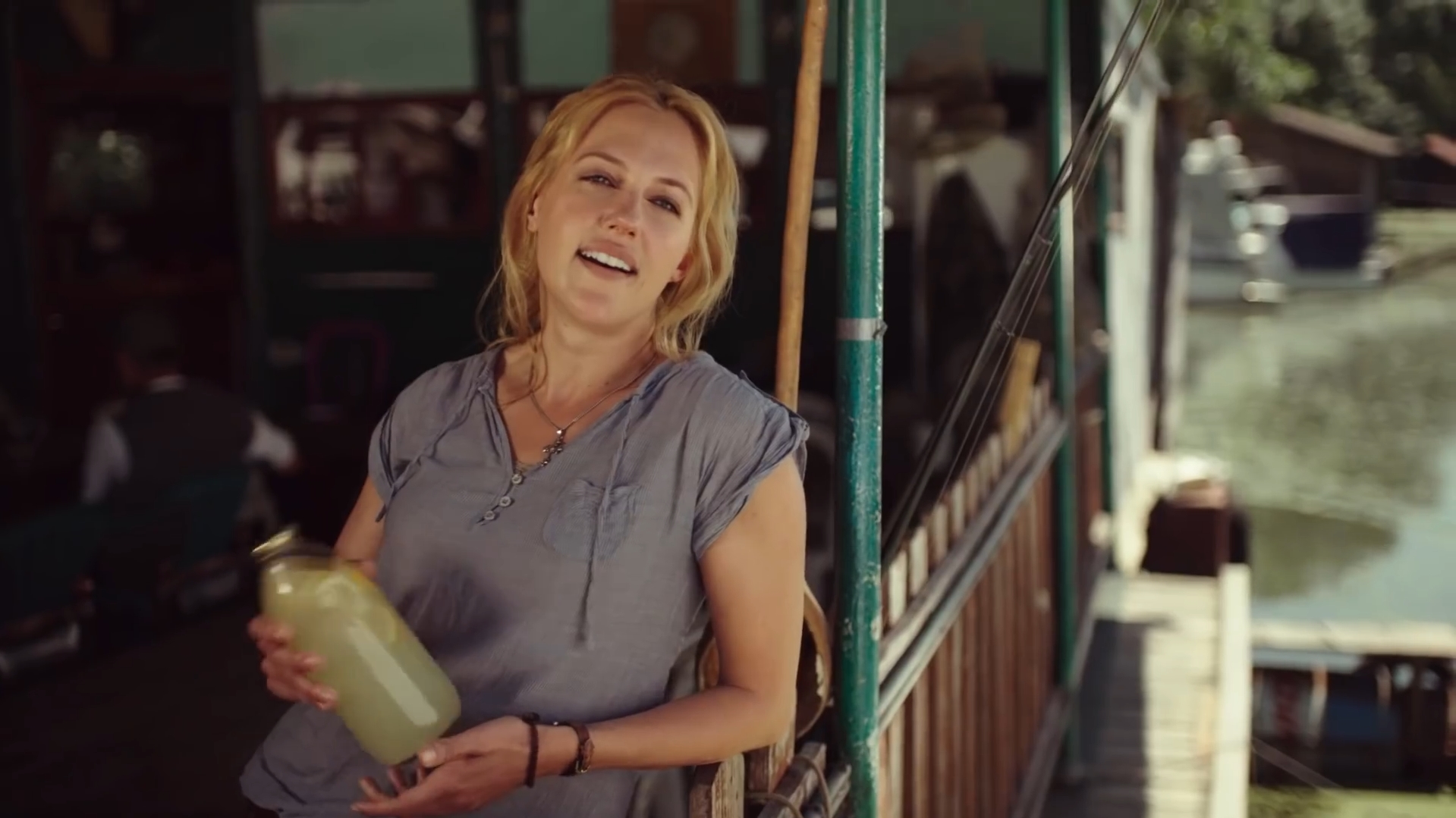 Кадр из Материнская рана